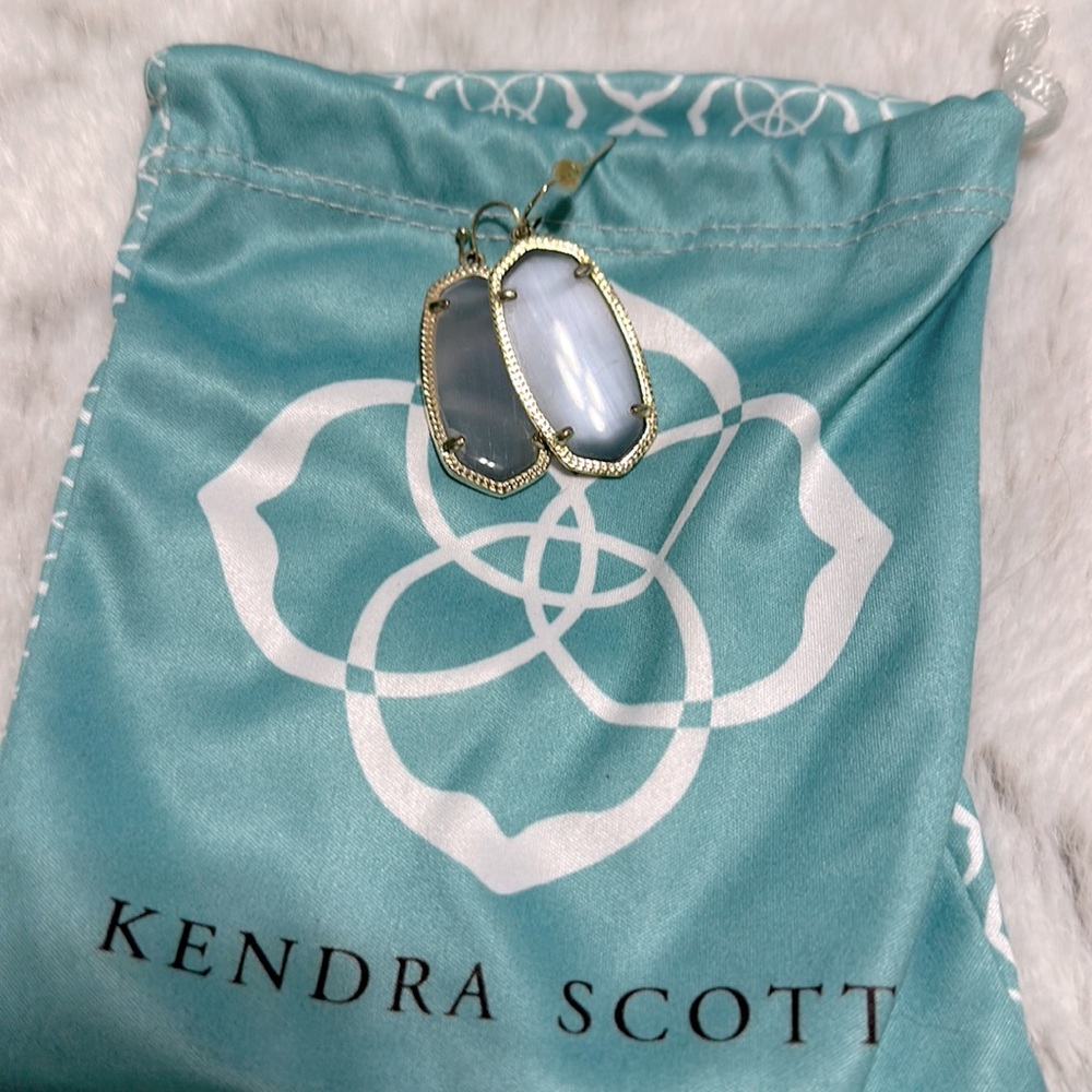 Kendra Scott Elle earrings in Cats Eye
